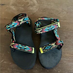 Teva original sandals in women's size 6